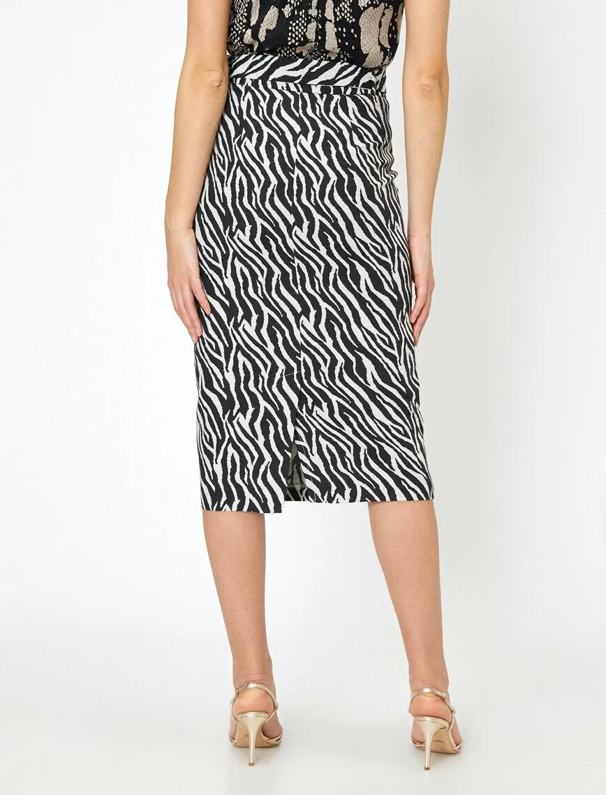 11915 Black Zebra Patterned Midi Skirt