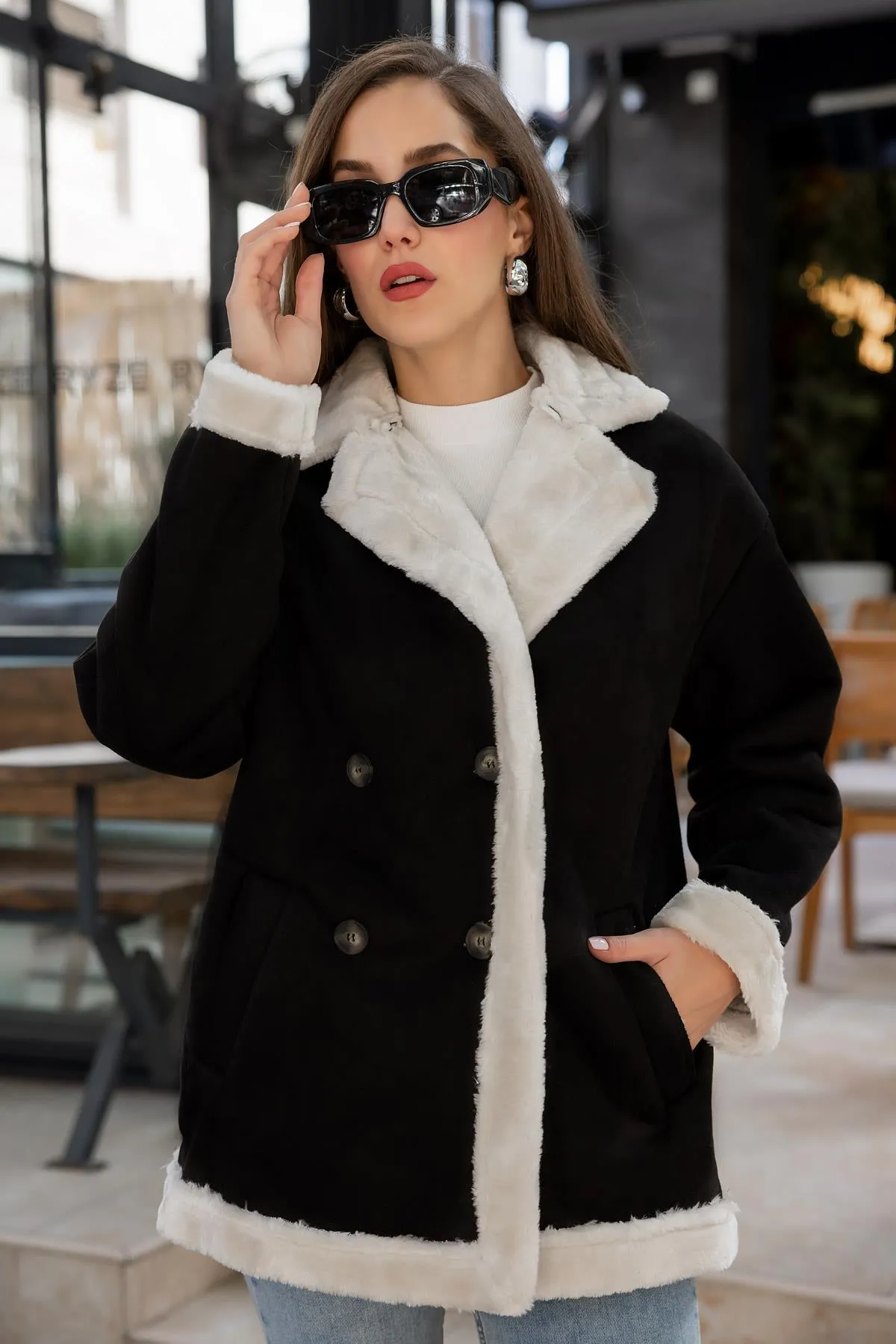 Buttoned Fur Lined Coat - BLACK