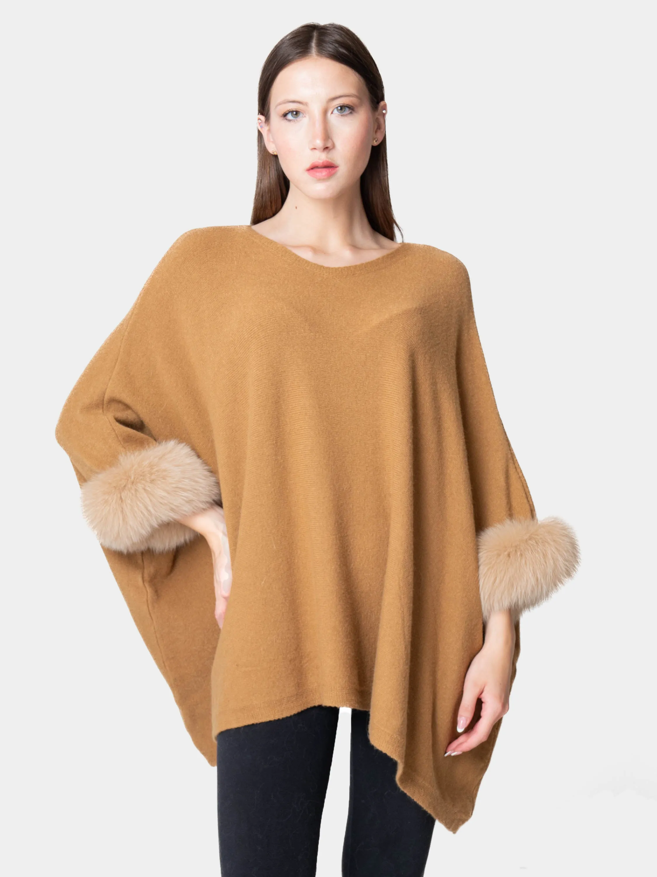 London - Poncho with fur on the cuffs Camel