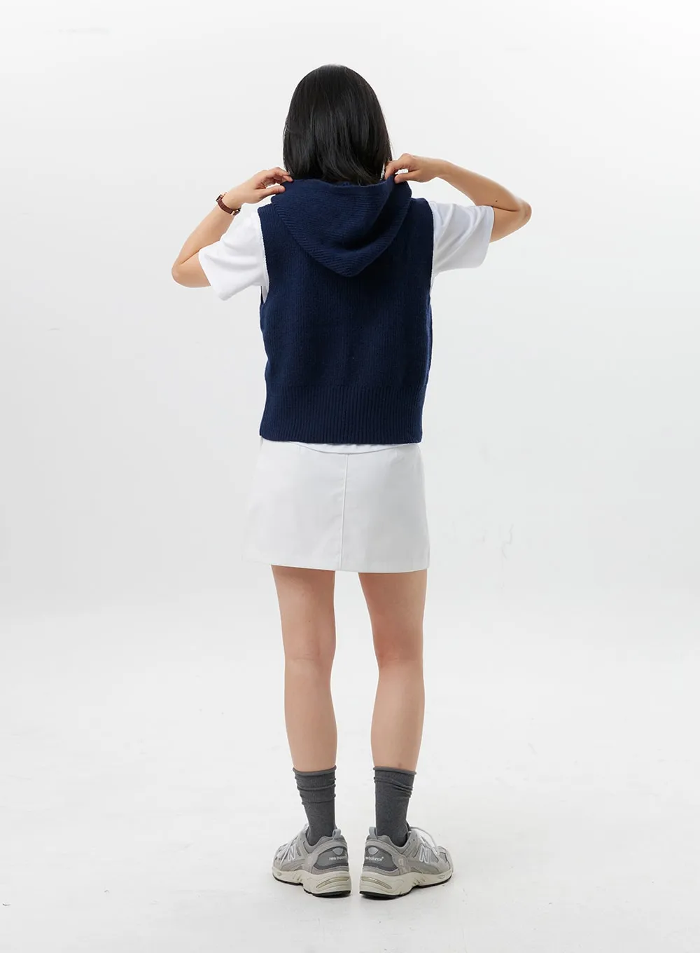 Sleeveless Zip-Up Hooded Vest OG318