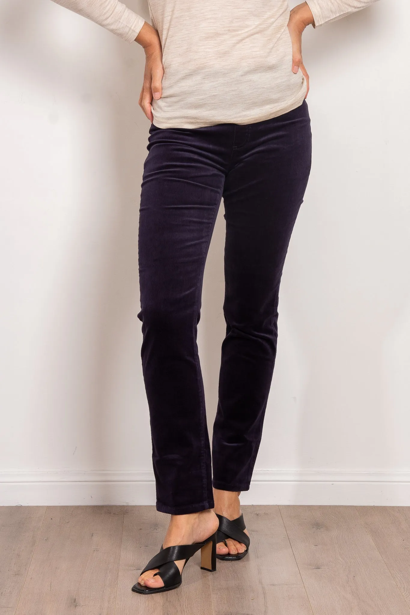 Vassalli Slim Straight Leg Corduroy Pull On Pant