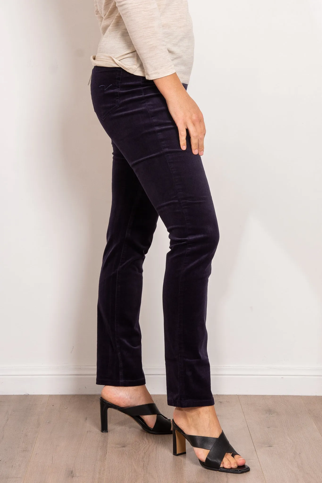 Vassalli Slim Straight Leg Corduroy Pull On Pant