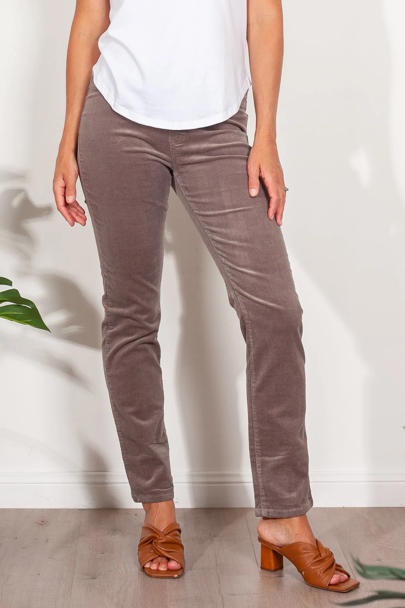 Vassalli Slim Straight Leg Corduroy Pull On Pant